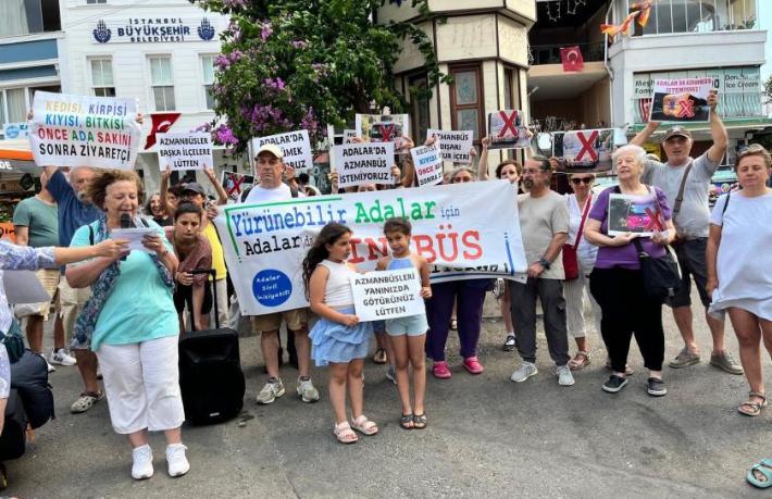 Adalar Protesto