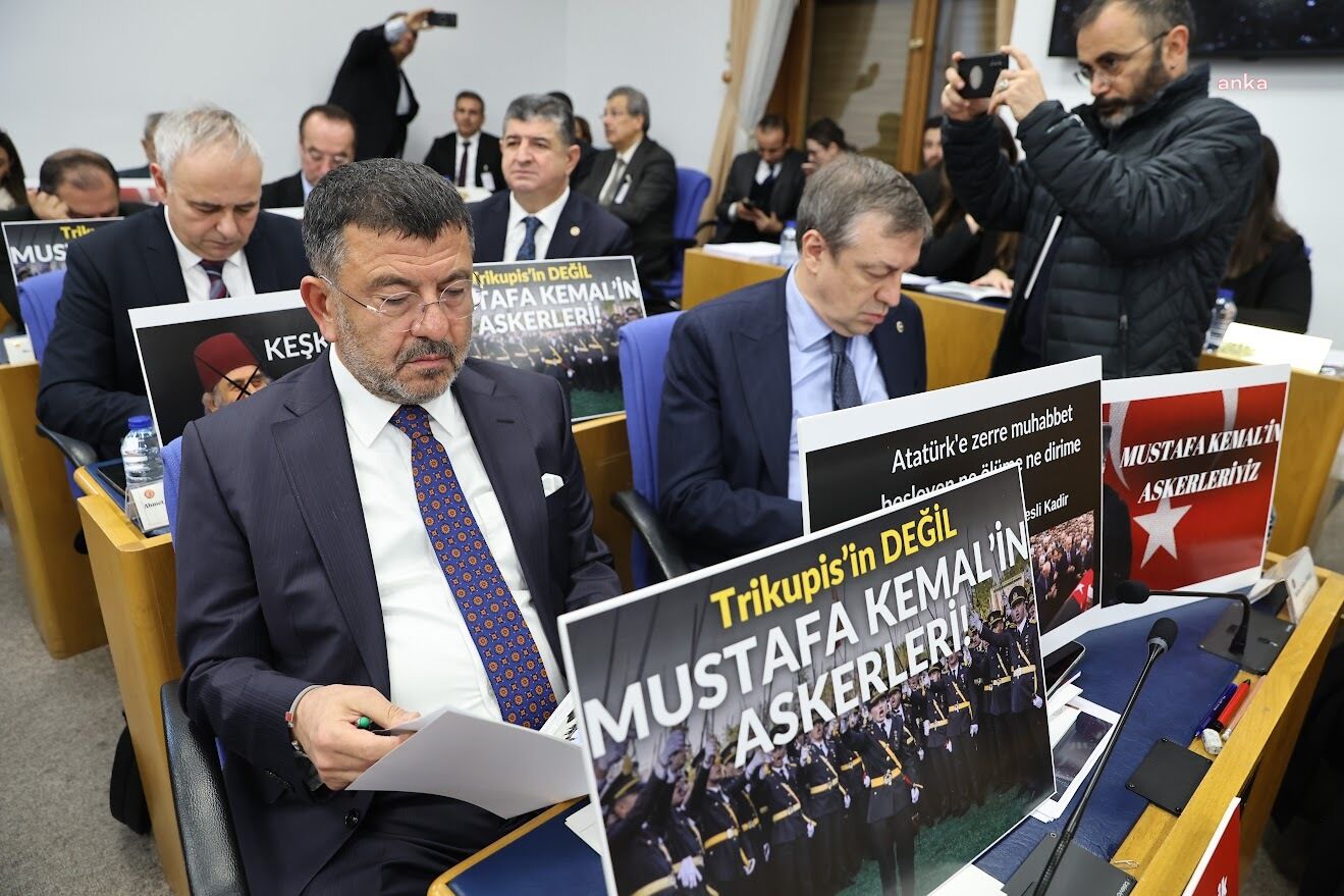 CHP'li Sarı'dan Bakan Güler'e: Teğmenlerimize neden sahip çıkmıyorsunuz?