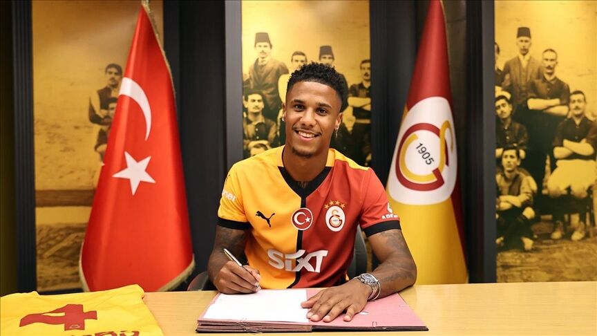 Ismail Jakobs-4