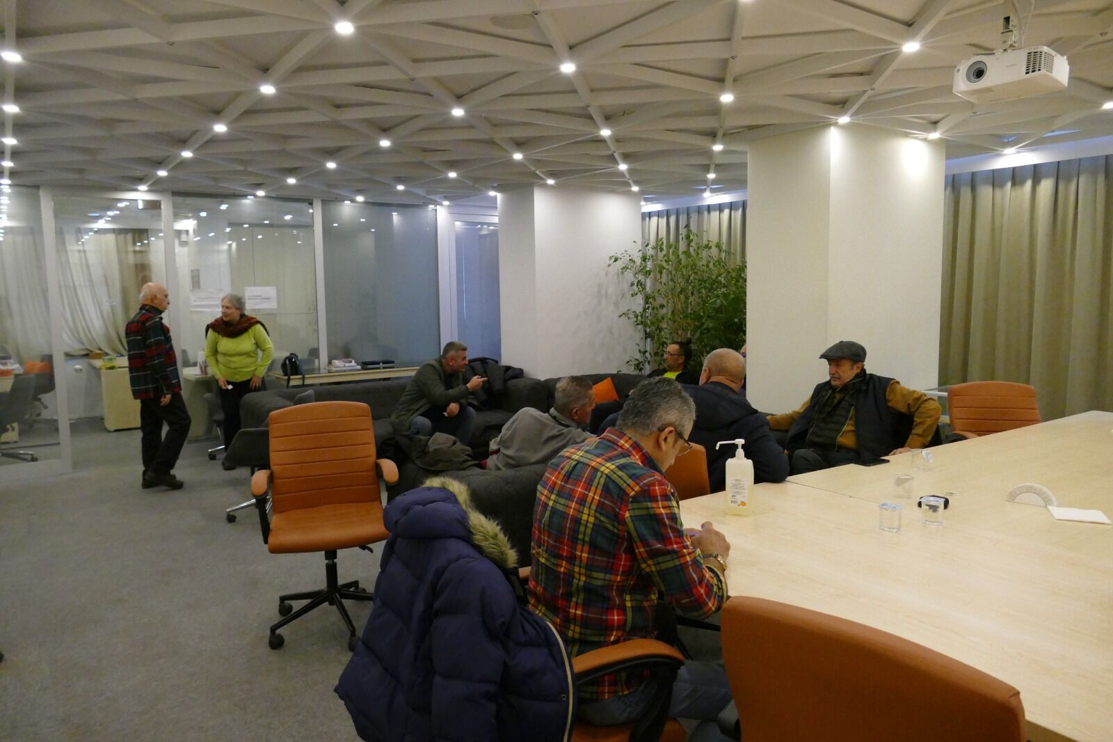 816E2984 5387 4Ff5 Baa6 C1D6A971142D