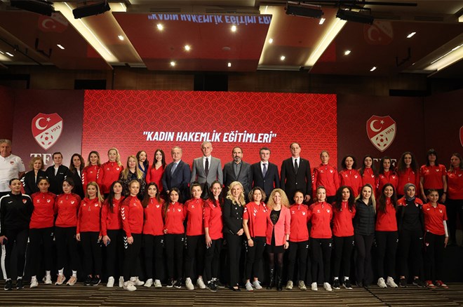 Kadın Hakemler
