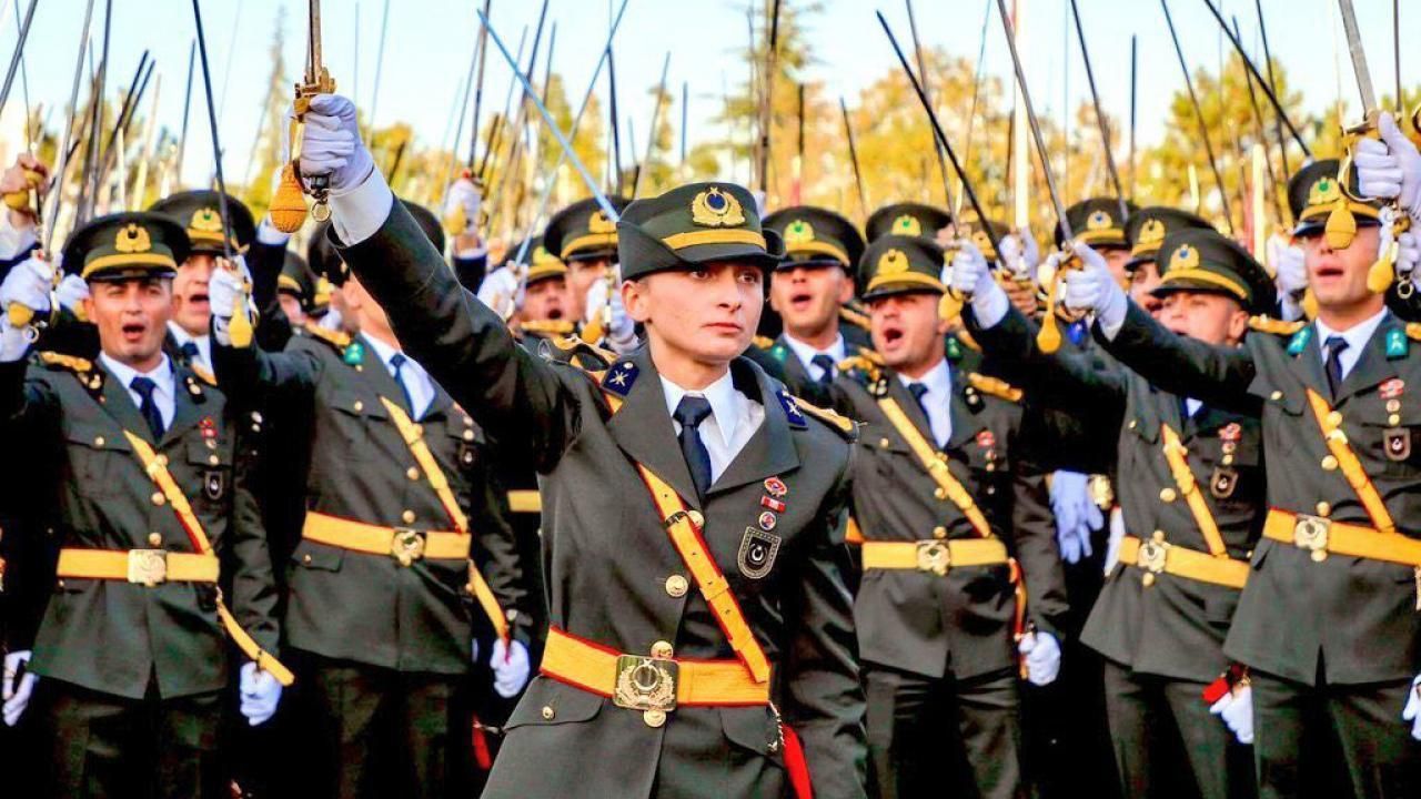 Teğmenler Kılıçlı Yemin Töreni