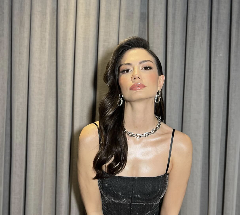 Demet Özdemir kimdir Demet Özdemir dizileri Eşref Rüya Demet Özdemir Nisan karakteri Demet Özdemir Eşref Rüya oyunculuğu Afra ve Nisan kardeşliği Ebrar Karabakan kimdir Eşref Rüya ne zaman Demet Özdemir performans Kanal D 2025 dizileri