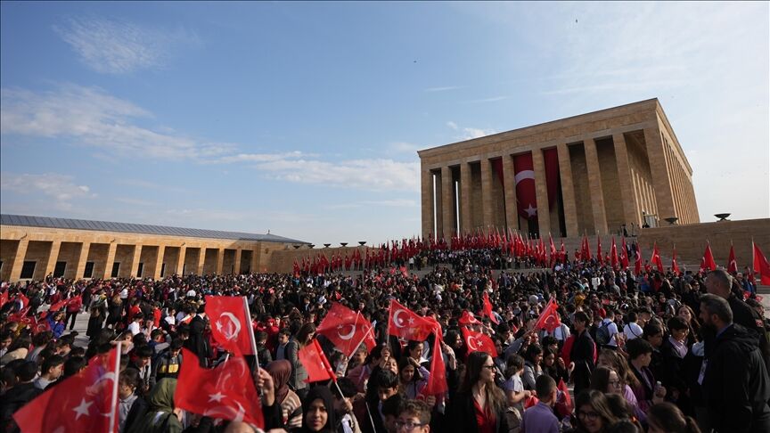 Devlet erkanı 23 Nisan nedeniyle Anıtkabir'de | Kurtulmuş: Temel ilkemiz ulusal egemenliktir