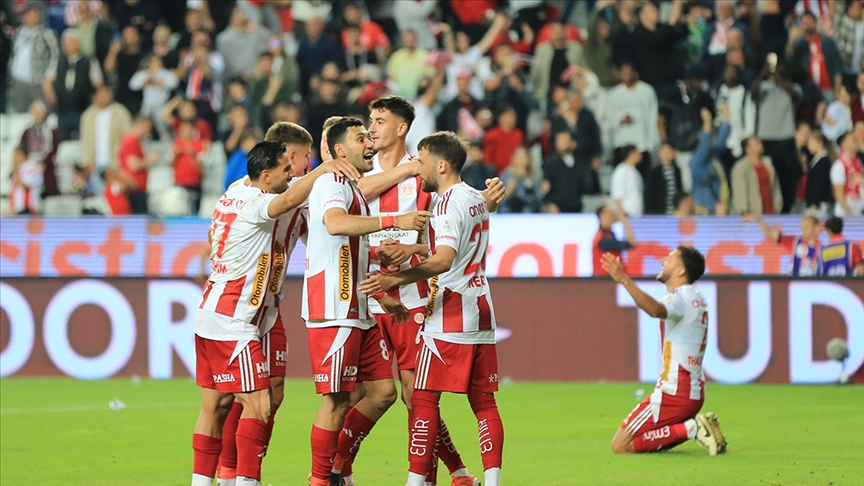 Antalyaspor Kayserispora Karsi 3 Puan Icin Sahada