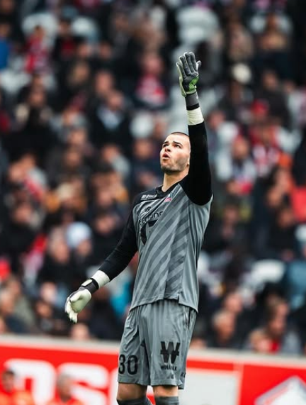 Fenerbahcede Lucas Chevalier Gundemde