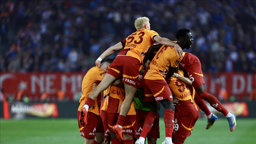 Galatasaray Sampiyonluk Icin Gun Sayiyor