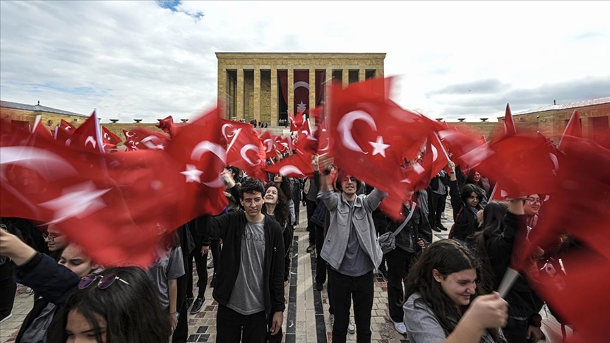 19 Mayıs tatil mi 19 Mayıs 2025 resmi tatil 19 Mayıs’ta okullar açık mı 19 Mayıs Pazartesi tatil mi 19 Mayıs 2025 hangi güne denk geliyor 19 Mayıs okullar kapalı mı 19 Mayıs kamu kurumları açık mı 2025 resmi tatil günleri 19 Mayıs Gençlik ve Spor Bayramı 