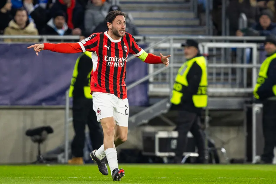 Davide Calabria1