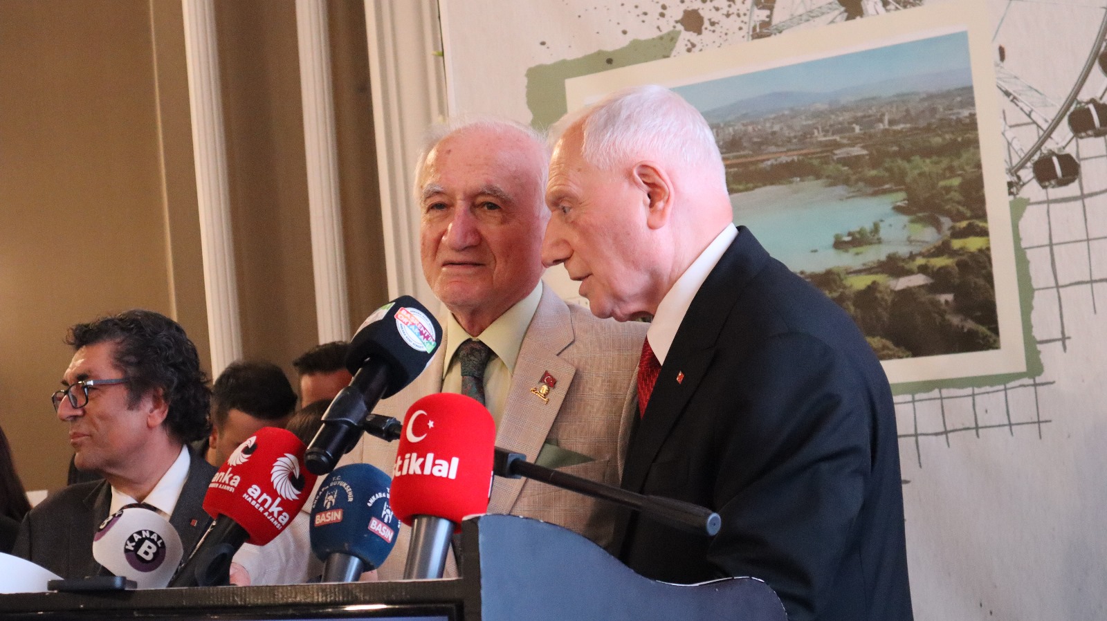 Eski Anayasa Mahkemesi Başkanı Yekta Güngör Özden