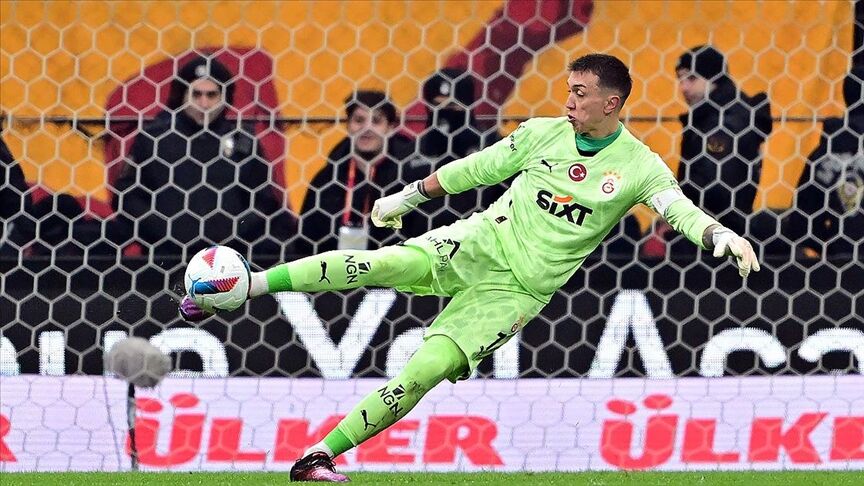 Galatasarayda En Cok Sureyi Muslera Aldi