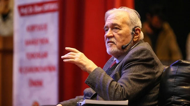 İlber Ortaylı'dan Ayasofya uyarısı: Kimse girmemeli