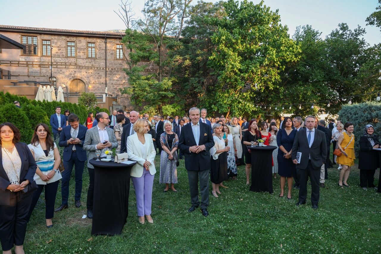 Büyük Ab Büyükelçi̇si̇ Veda (2)