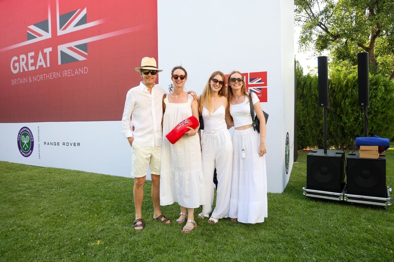Büyük İngi̇ltere Büyükelçi̇li̇ği̇ Wimbledon Fi̇nal Karşilaşmasi Hendrik Van De Velde, Helene Van De Velde, Sixtine Van De Velde, Berenice Van De Velde