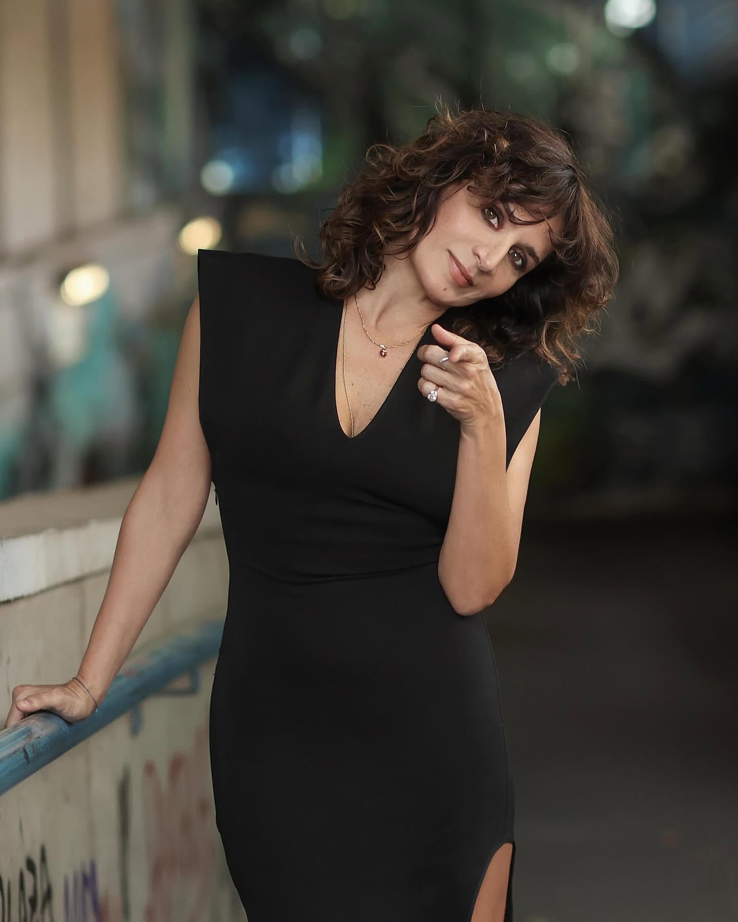 İtalyan Şarkıcı Chiara Civello