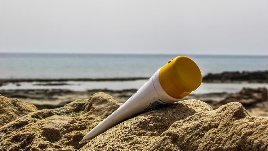 SPF ne demek, güneş kremi PA++++ nedir, güneş koruma faktörü, UVA ve UVB farkı, güneş kremi üzerindeki artılar, SPF 50 ne işe yarar, güneşten korunma yolları