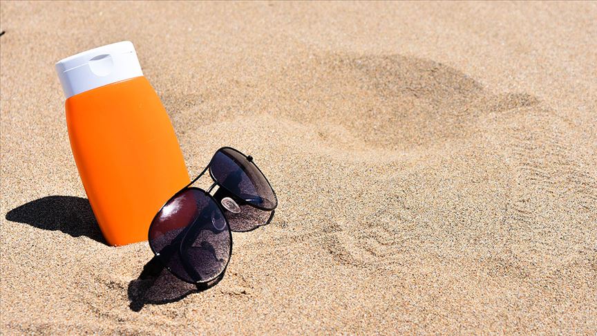 SPF ne demek, güneş kremi PA++++ nedir, güneş koruma faktörü, UVA ve UVB farkı, güneş kremi üzerindeki artılar, SPF 50 ne işe yarar, güneşten korunma yolları-1