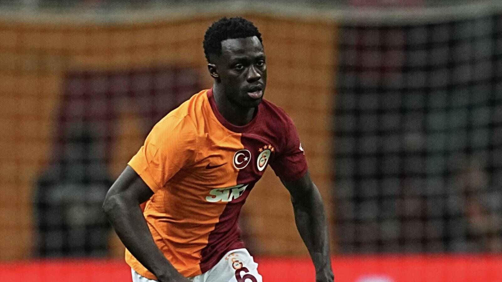 Galatasaray'da Davinson Sanchez'in sözleşmesi uzatıldı