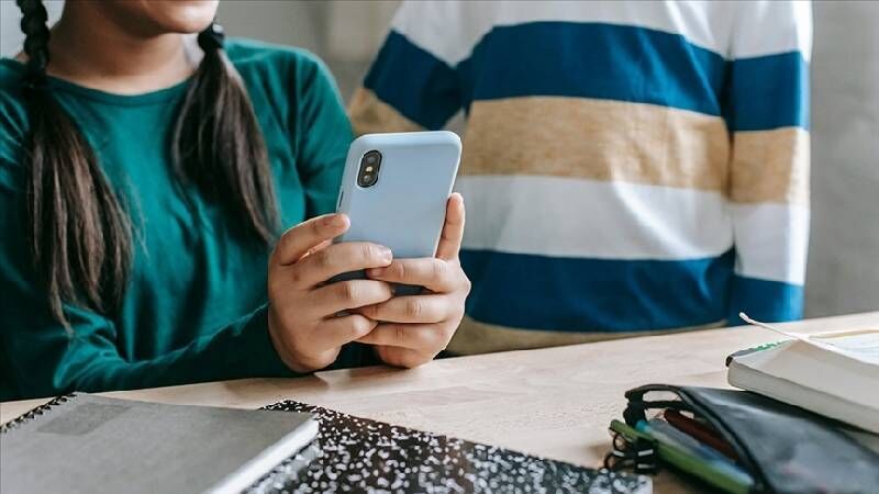 Güney Kore’de okullarda cep telefonu kullanımı yasaklandı