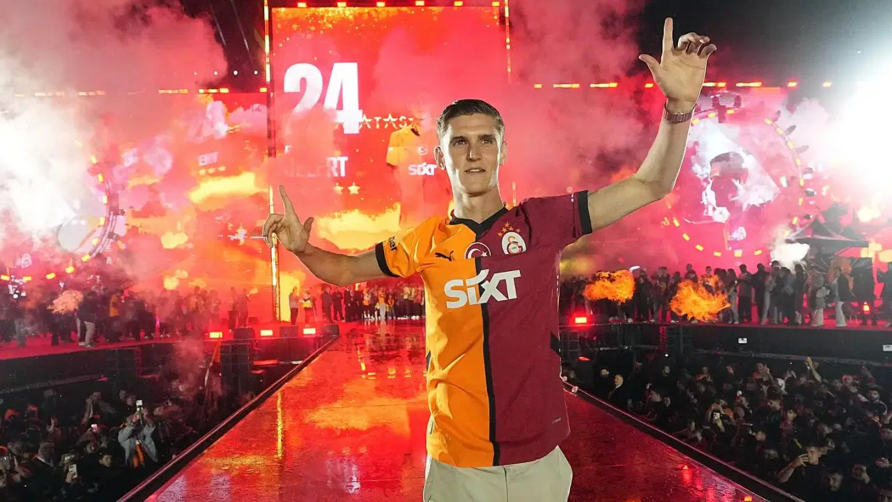 Galatasaray'da ayrılık rüzgarları: Okan Buruk'un listesinde 4 isim var-1