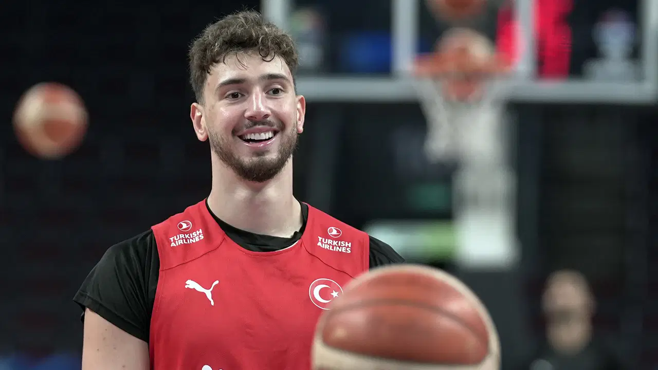 Shane Larkin'den Alperen Şengün’e övgü: “Oynadığım en iyi pivot”
