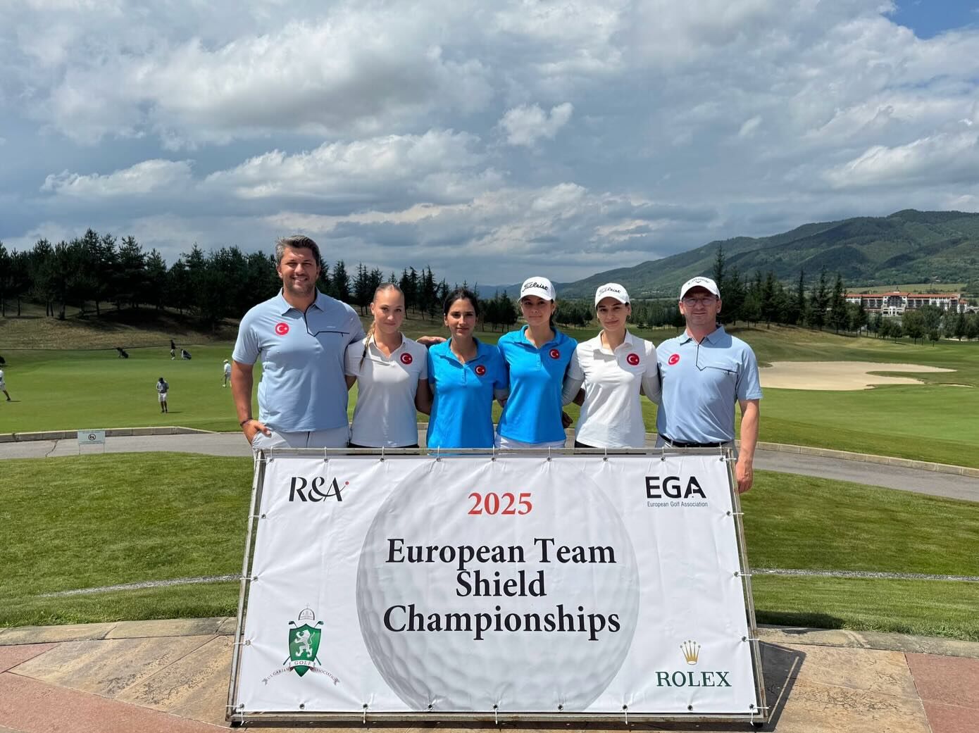 Bulgaristan Pravets Golf Kulübü’nde Sahaya Çıkan Kadın Golf Millilerimiz.
