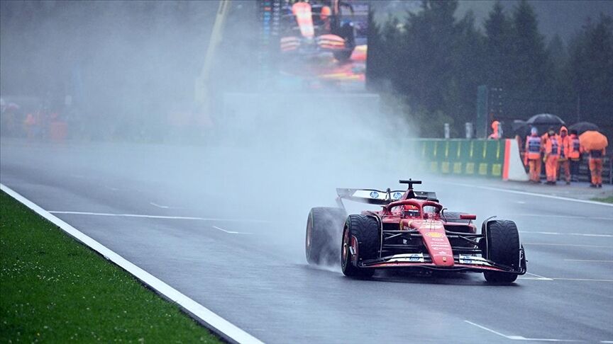 Formula 1 Macaristan Grand Prix Pole Pozisyonu Charles Leclercin