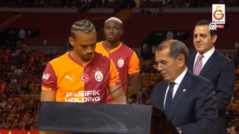 Galatasarayda Osimhen Ve Sane Icin Imza Toreni