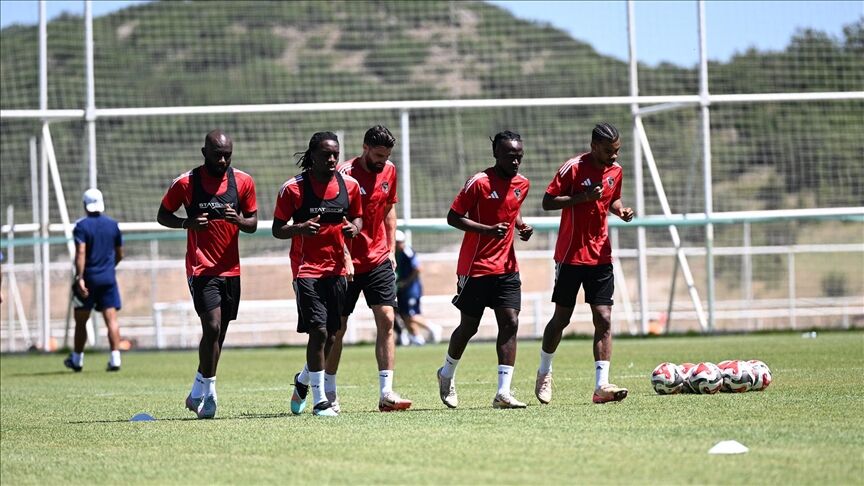 Gaziantep Fk Sezona Galatasaray Karsisinda Basliyor