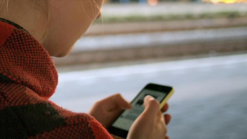 Okullarda cep telefonu kullanımı yasaklanıyor
