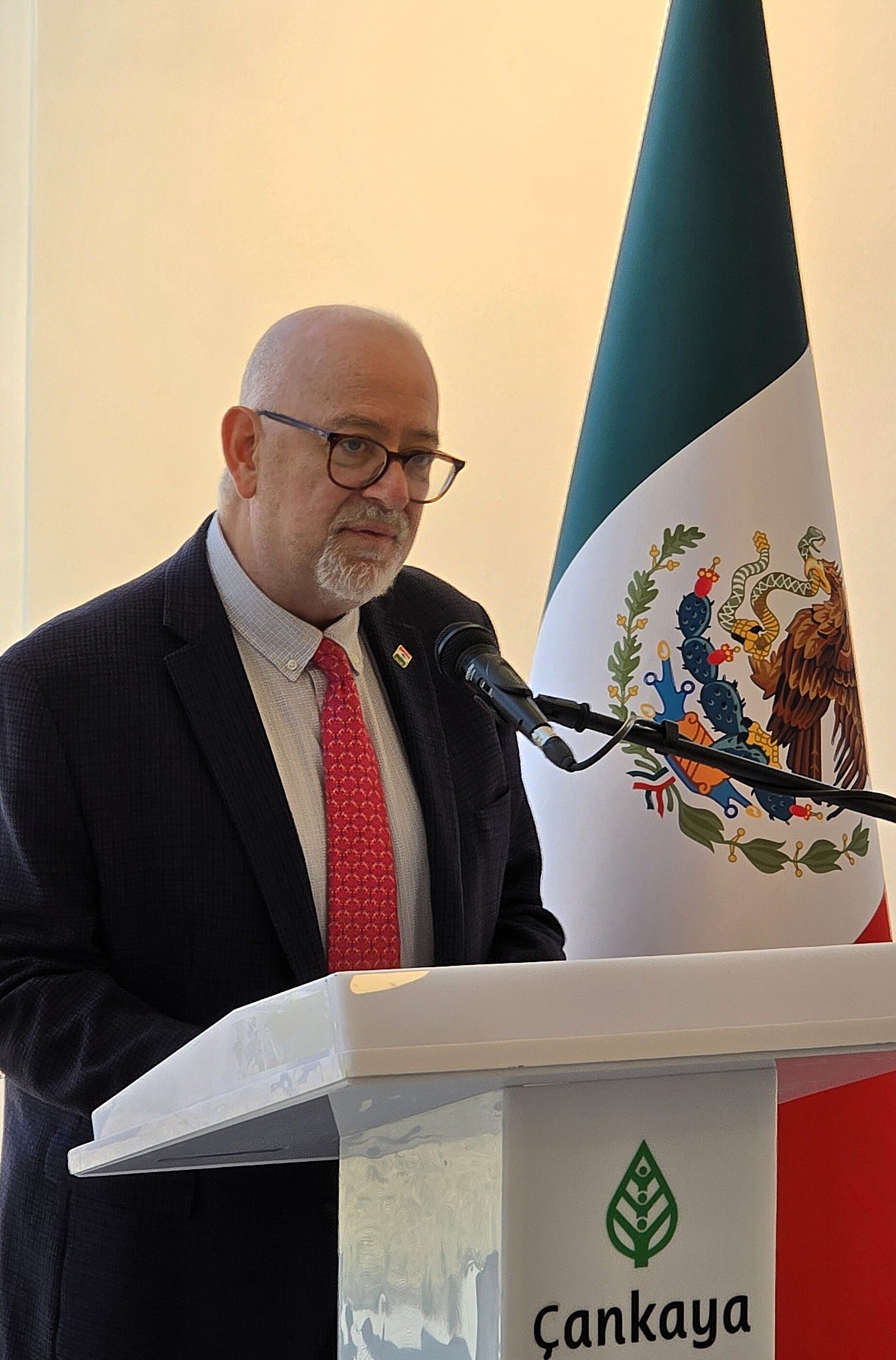 Buyukelci Javier Diaz De Léon