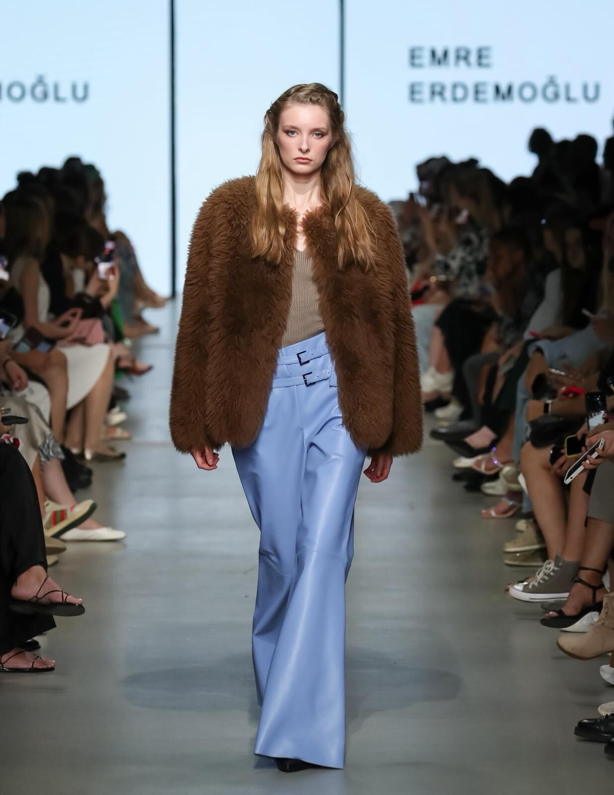 Defile (24)