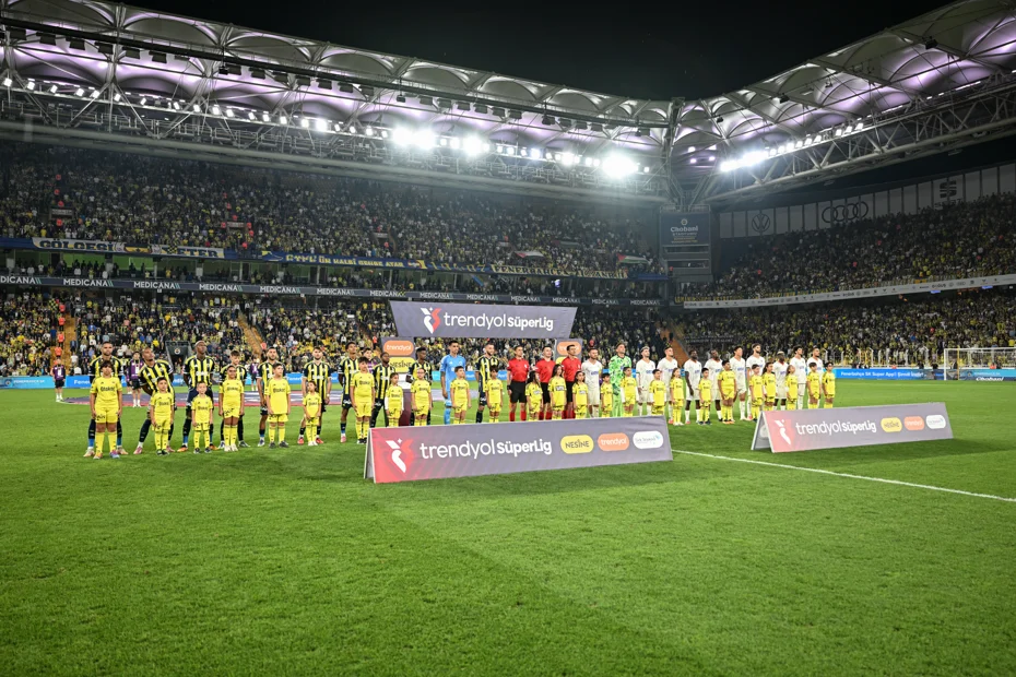 Fenerbahçe-Alanyaspor maçındaki tartışmalı pozisyonları eski hakemler değerlendirdi