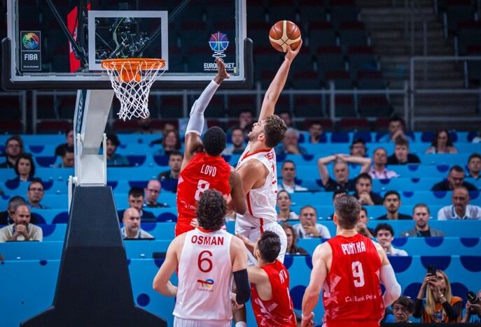 Un equipo nacional de baloncesto semi final eurobasket