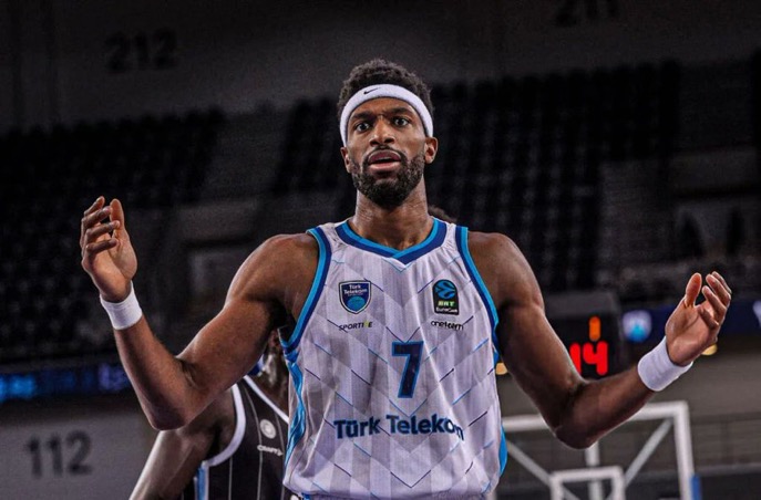 Türk Telekom, Kyle Alexander ile sözleşme yeniledi