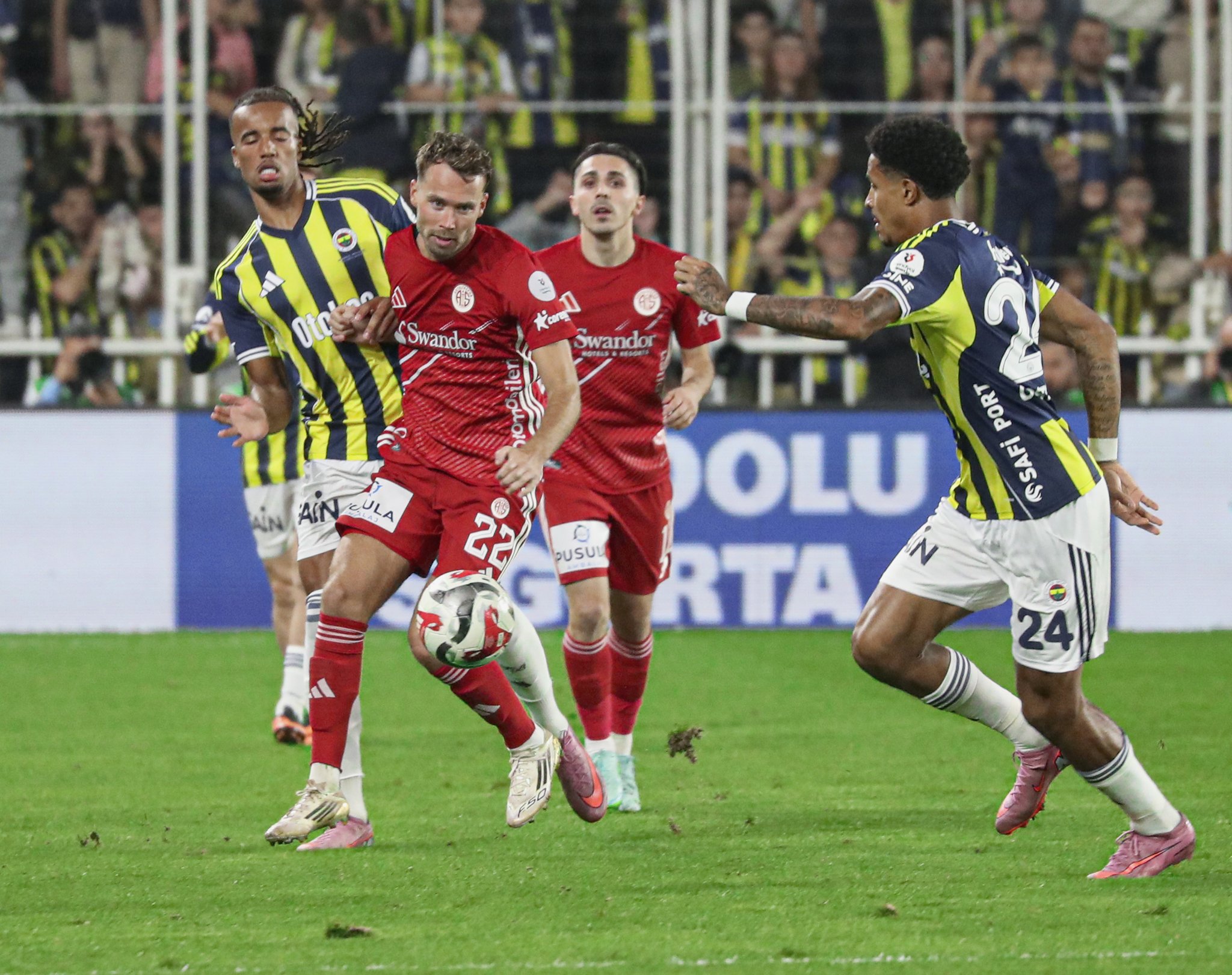 Fenerbahçe evinde Antalyaspor