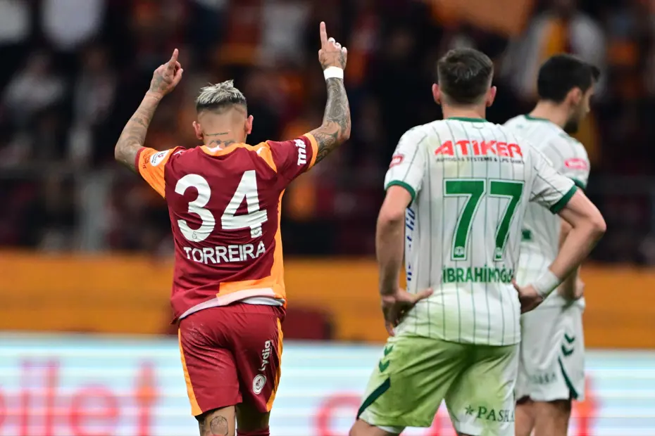 Lucas Torreira-2