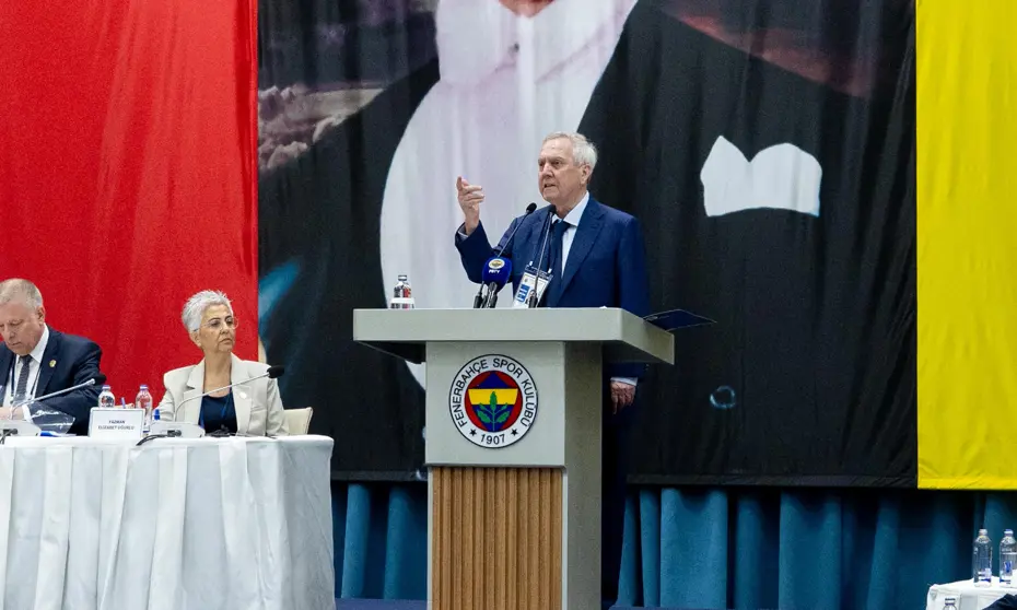 Fenerbahçe Yüksek Divan Kurulu'nda Aziz Yıldırım-Ali Koç gerginliği-1