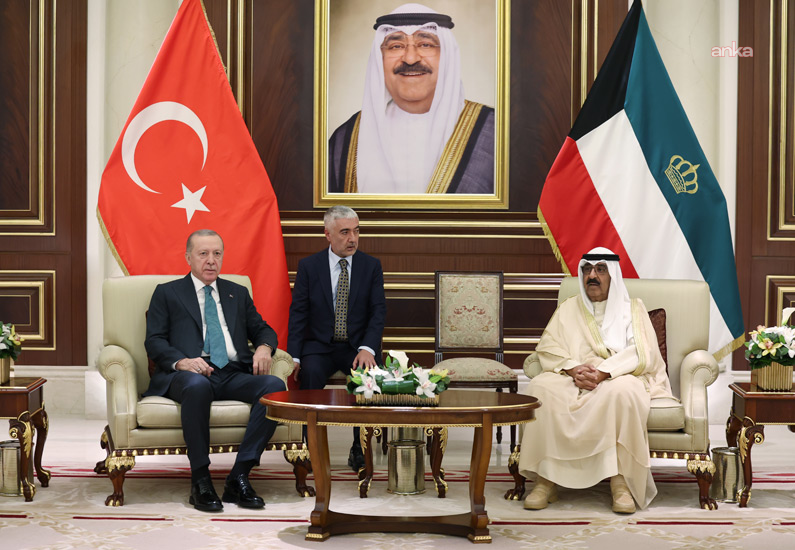Erdoğan, Kuveyt Emiri El Sabah’ın Daveti Üzerine Kuveyt’te