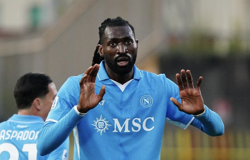 Galatasaray, orta sahaya Napoli