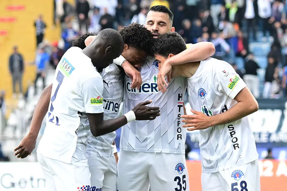 Süper Lig'de Iki İstanbul Takımının Maçında Biletler Bedava