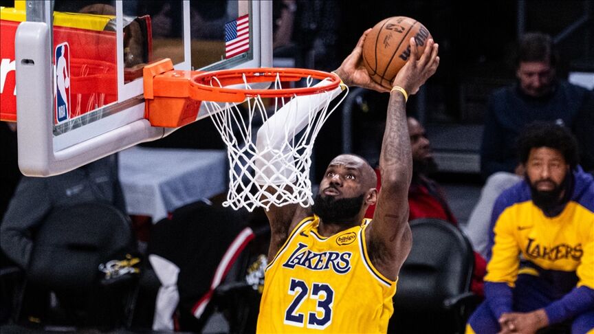 Thumbs B C LeBron James, NBA'de yeni bir rekora hazırlanıyor