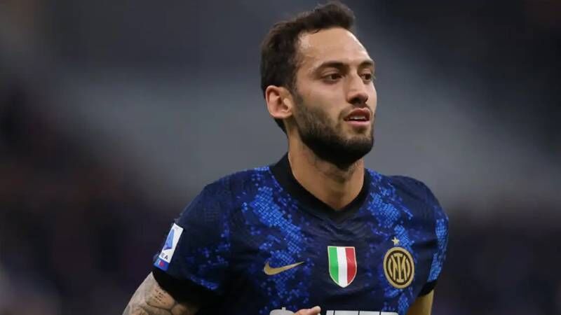 Galatasaray’dan Hakan Çalhanoğlu hamlesi: 15 milyon Euro gözden çıkarıldı