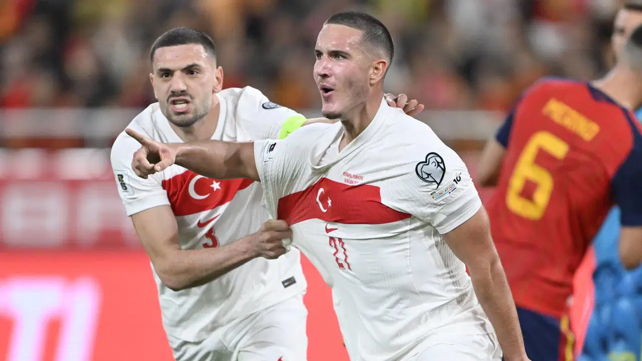 Genç yıldızlar A Milli Takım kadrosunda öne çıkıyor<br />
<br />
Açıklanan kadroda Hakan Çalhanoğlu, Arda Güler, Kenan Yıldız ve Ferdi Kadıoğlu gibi Avrupa’da forma giyen önemli isimler yer aldı. Montella’nın ayrıca Can Uzun ve Deniz Gül gibi genç yeteneklere de listede şans vermesi dikkat çekti. Bu tercih, A Milli Takım’da yeni jenerasyonun etkisini bir kez daha ortaya koydu.