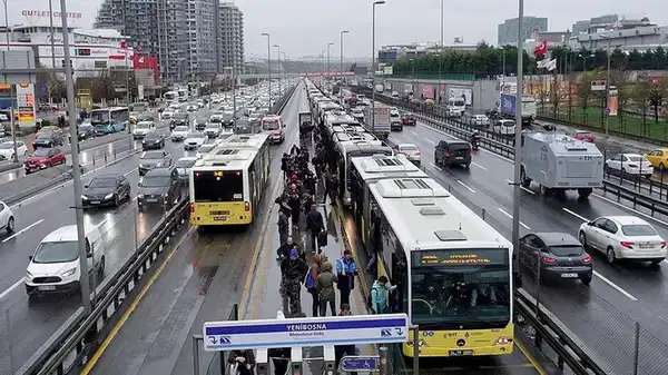 Cevdet Yılmaz duyurdu: Belediyelerin toplu taşıma zammına sınır geliyor