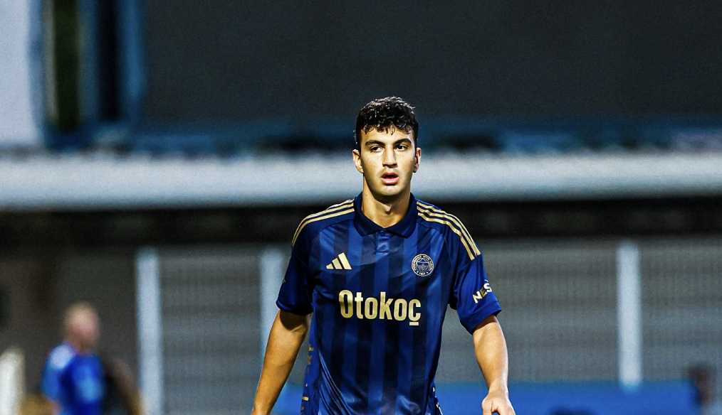 Yiğit Efe Demir kimdir, kaç yaşında, nereli? Fenerbahçe’nin genç stoperi Yiğit Efe Demir hangi mevkide oynuyor?