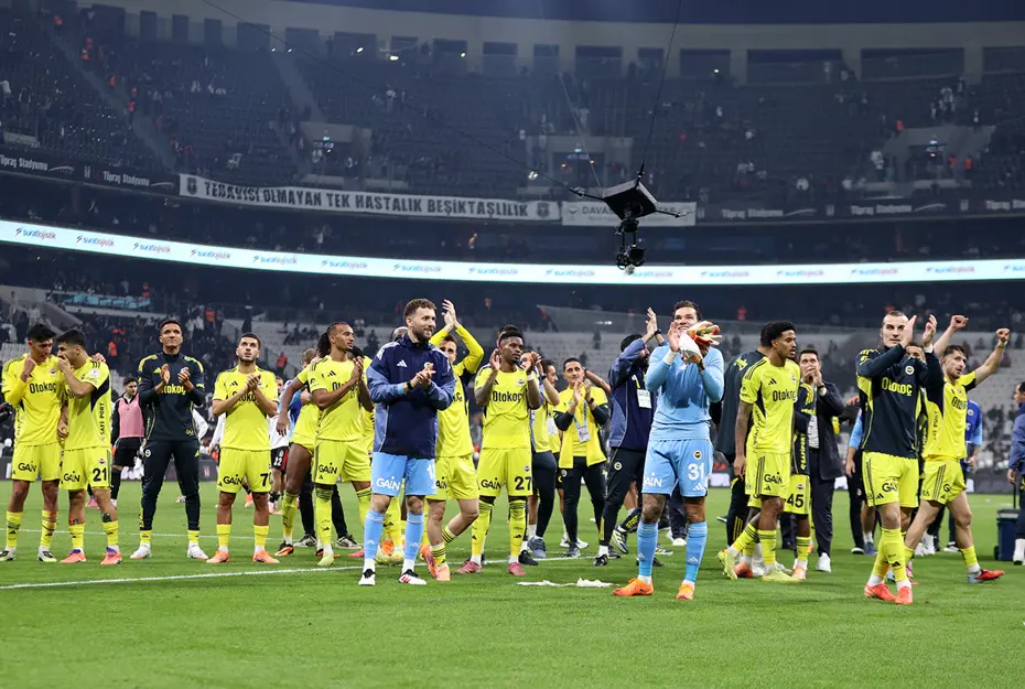 Trio ekibi Beşiktaş-Fenerbahçe derbisinin tartışmalı pozisyonlarını ele aldı-5
