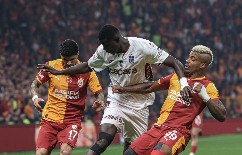Galatasaray, evinde Trabzonspor ile 0-0 berabere kaldı
