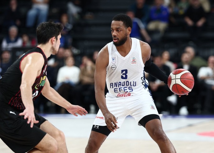 Anadolu Efes, evinde Manisa Basket’i 104-72 yendi