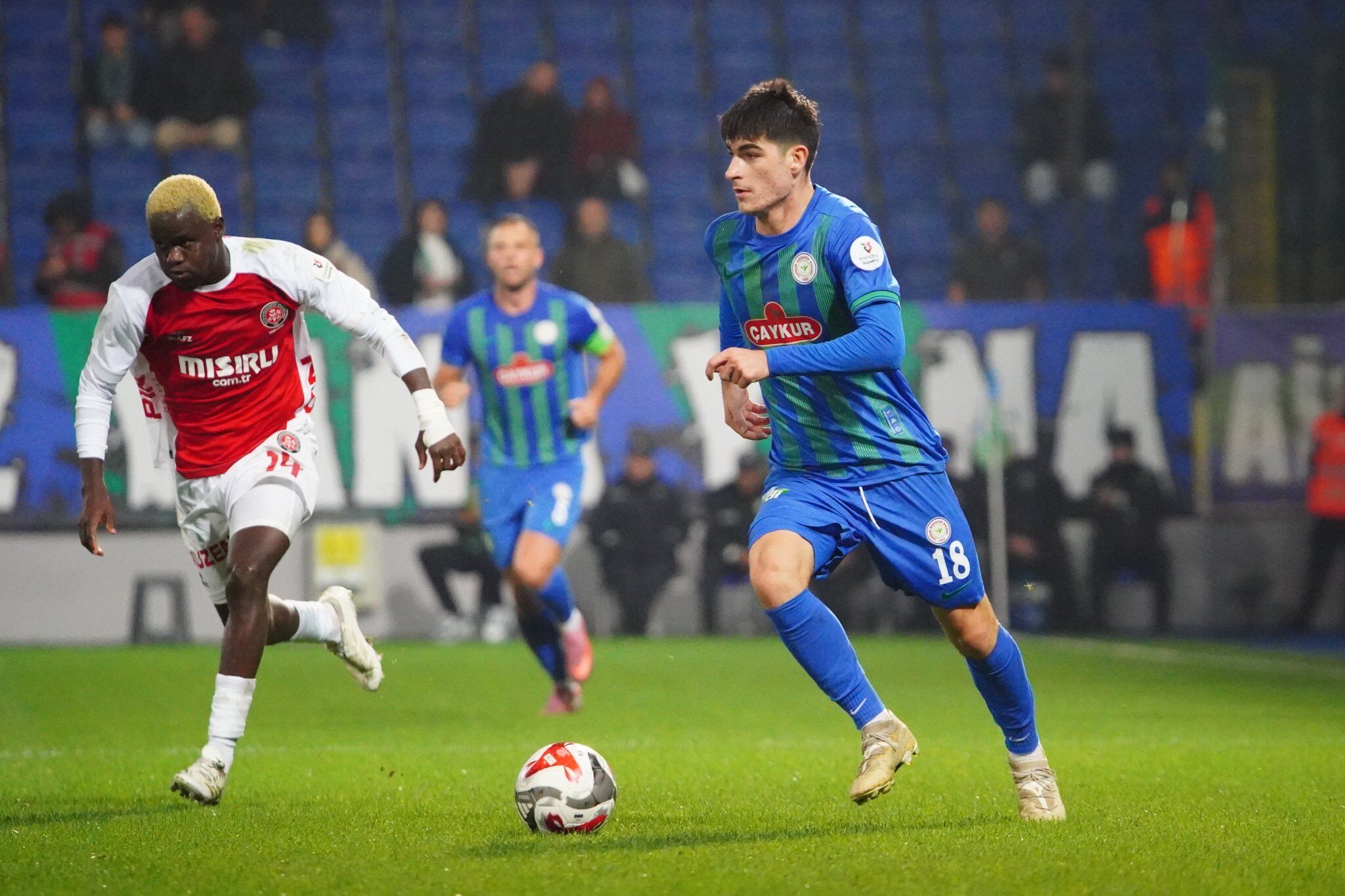 Çaykur Rizespor, evinde Fatih Karagümrük’ü 1-0 yendi